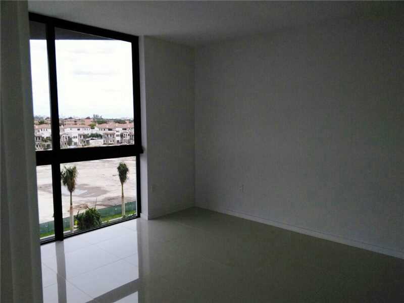 5252 Northwest 85th Av, Doral, FL 33166