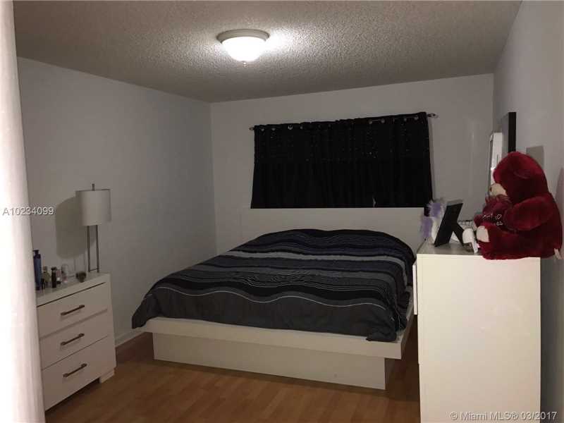 8290Lake Drive, Miami, FL 33166
