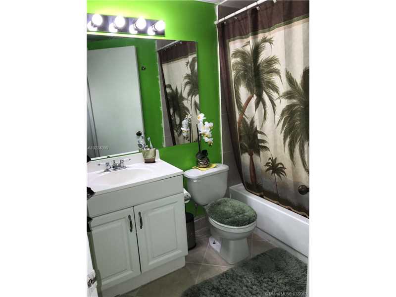 8290Lake Drive, Miami, FL 33166