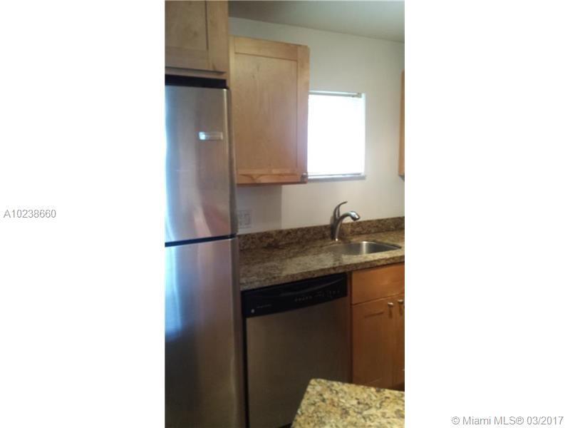8245LAKE DR, Doral, FL 33166