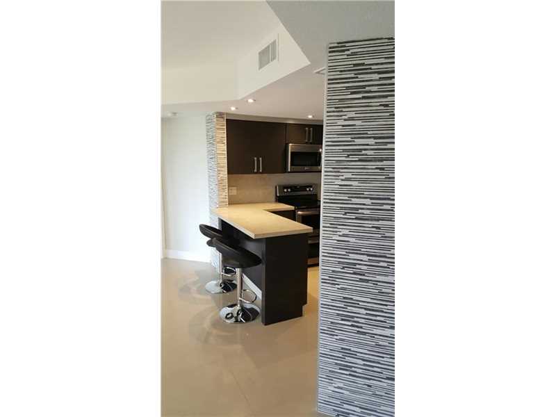 8290Lake Dr, Doral, FL 33166