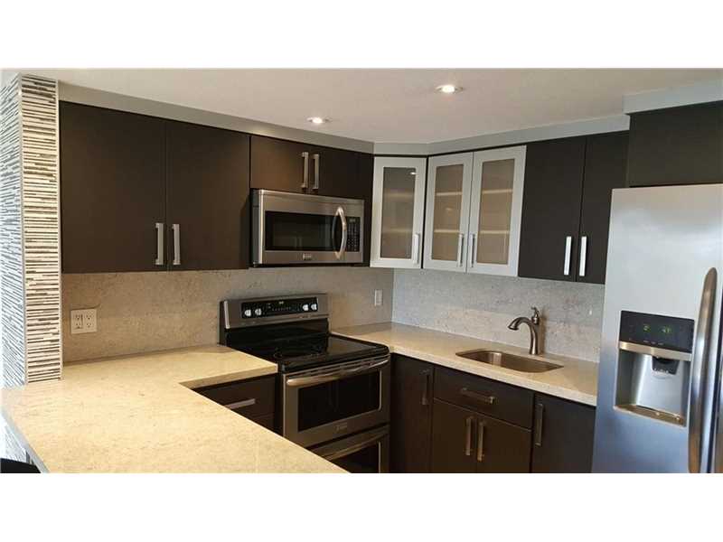 8290Lake Dr, Doral, FL 33166
