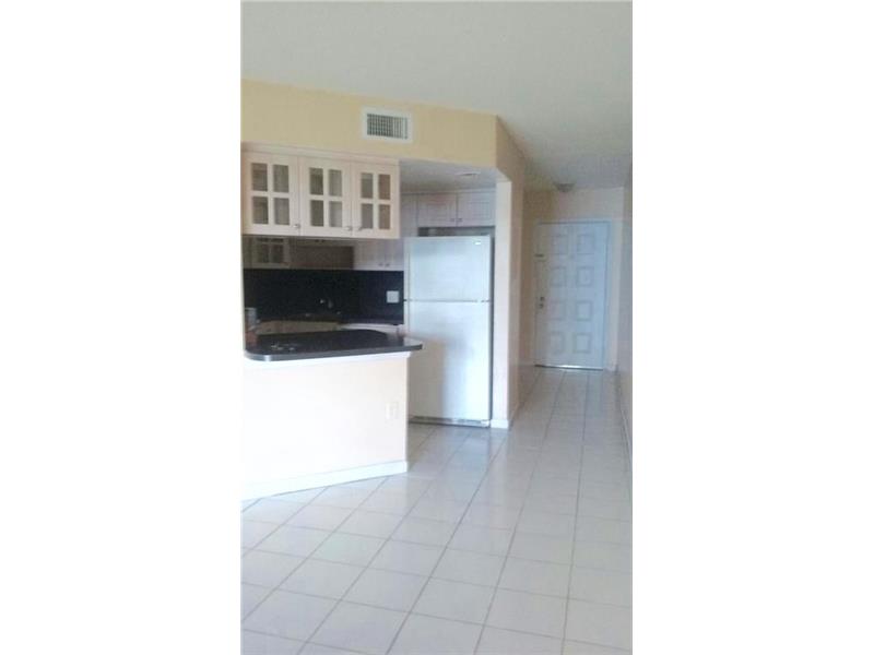 8363Lake dr, Doral, FL 33166