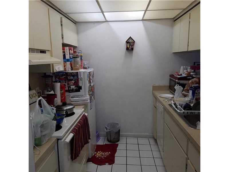 8100Geneva Ct, Doral, FL 33166