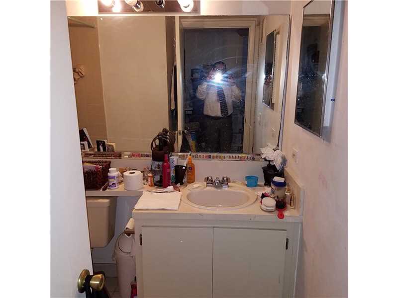 8100Geneva Ct, Doral, FL 33166