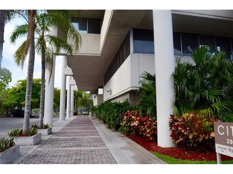 290 Northwest 165th St, Miami, FL 33169