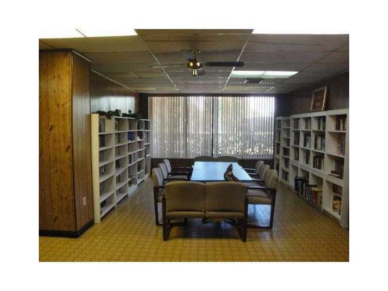 15600 Northwest 7 AV, Miami, FL 33169