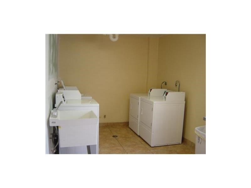 15600 Northwest 7 AV, Miami, FL 33169