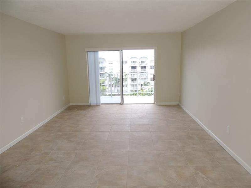496 Northwest 165th Street Rd, Miami, FL 33169