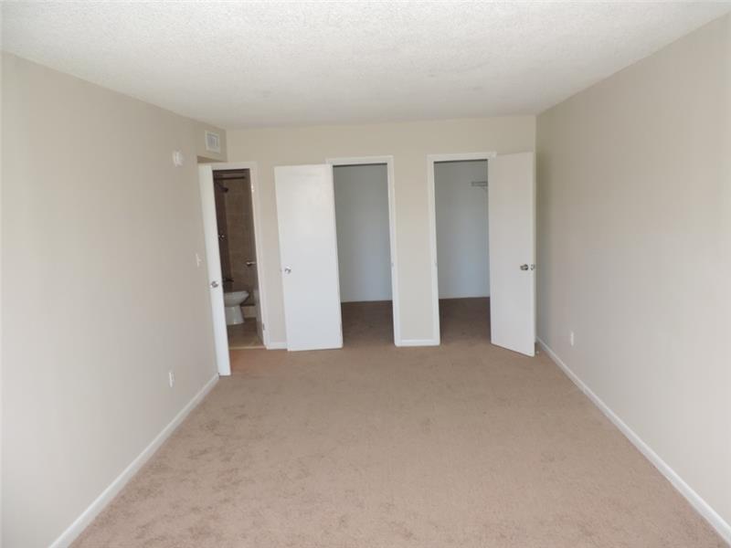 496 Northwest 165th Street Rd, Miami, FL 33169