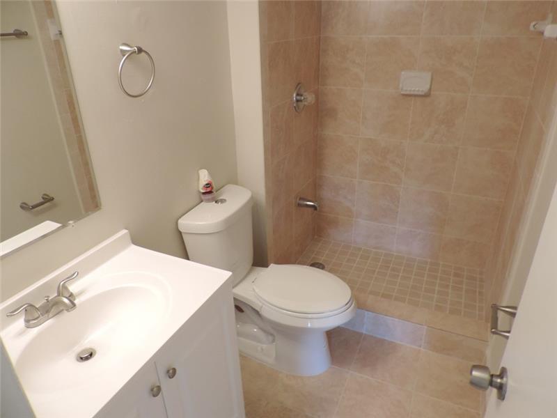 496 Northwest 165th Street Rd, Miami, FL 33169