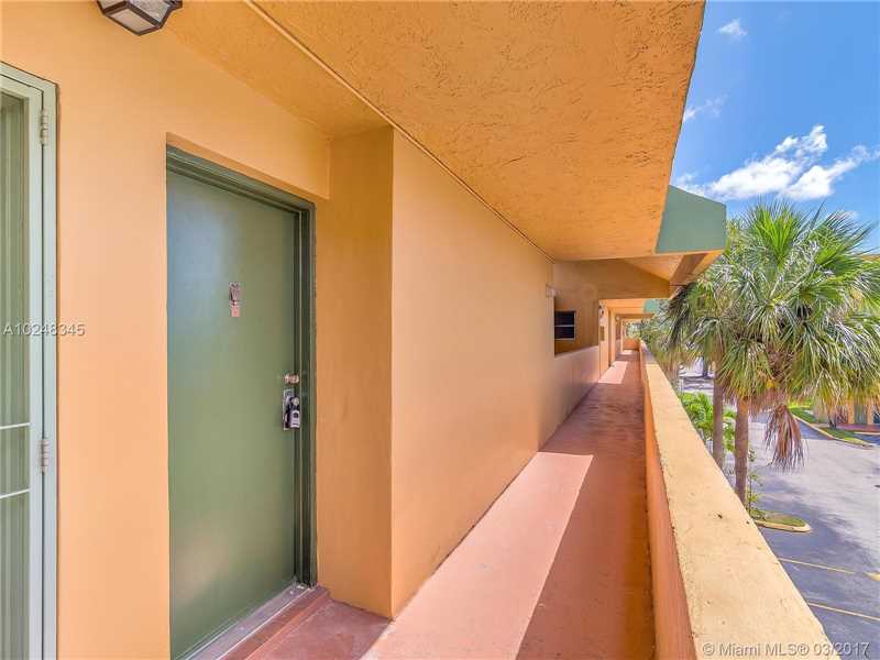 110Fontainebleau Blvd, Miami, FL 33172