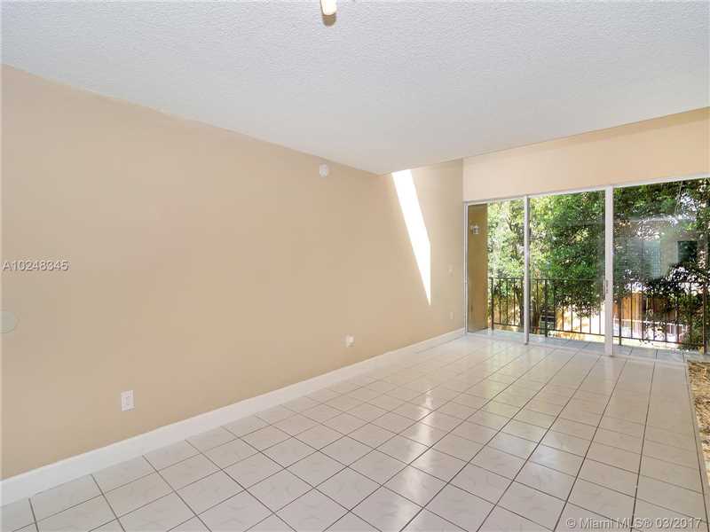 110Fontainebleau Blvd, Miami, FL 33172