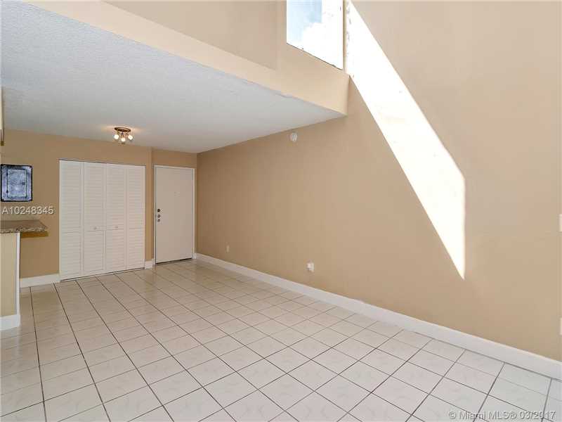 110Fontainebleau Blvd, Miami, FL 33172