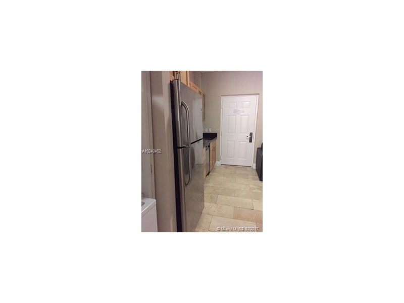 1750 NW 107 AV R-203, Doral, FL 33172