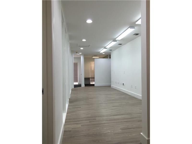 10560 Northwest 27th St, Doral, FL 33172