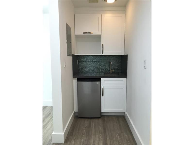10560 Northwest 27th St, Doral, FL 33172