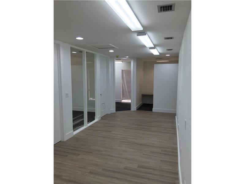 10560 Northwest 27th St, Doral, FL 33172