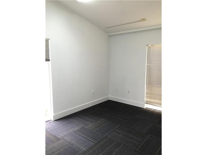 10560 Northwest 27th St, Doral, FL 33172
