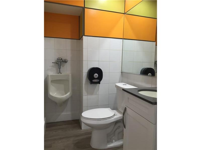 10560 Northwest 27th St, Doral, FL 33172