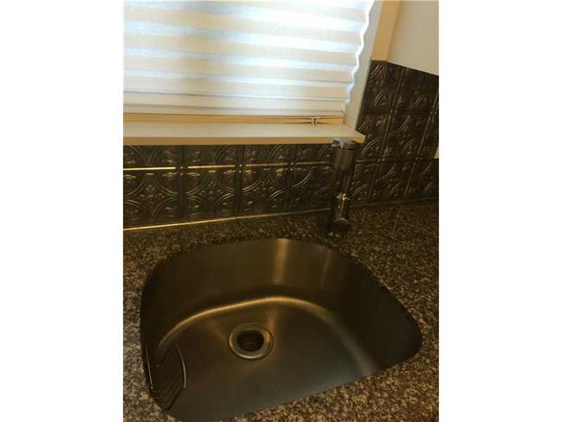 2700 NW 100th Ave COTTAG, Doral, FL 33172