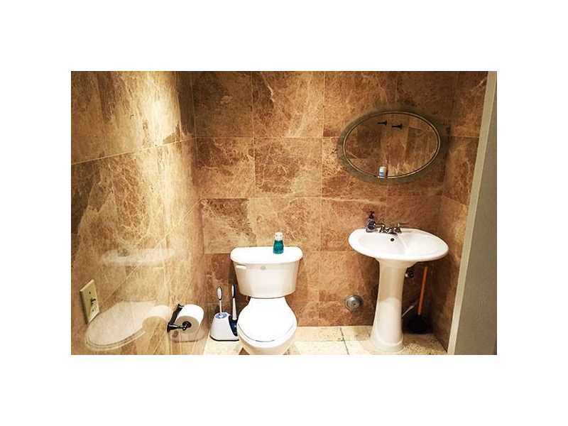 2200 Northwest 102 AV, Doral, FL 33172