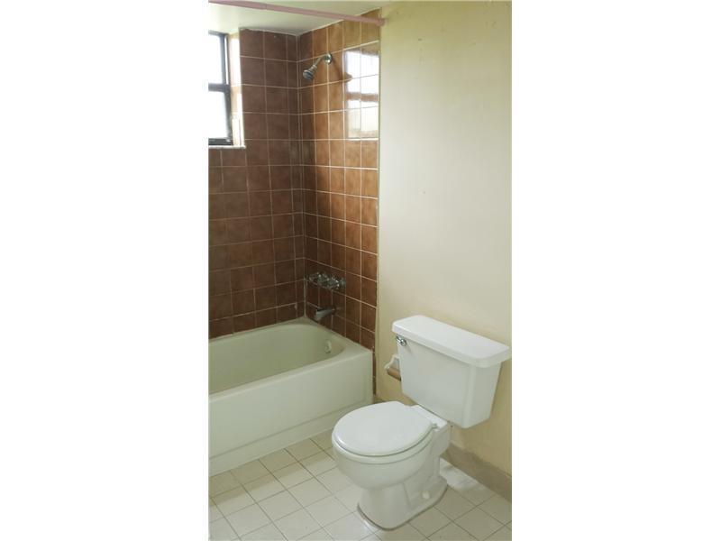 630 Northwest 114 AV, Miami, FL 33172