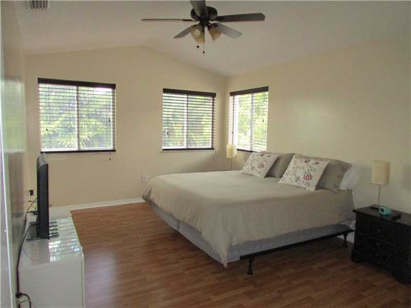 9950 Northwest 29th St, Doral, FL 33172