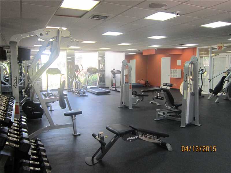 9375Fontainebleau Blvd, Miami, FL 33172