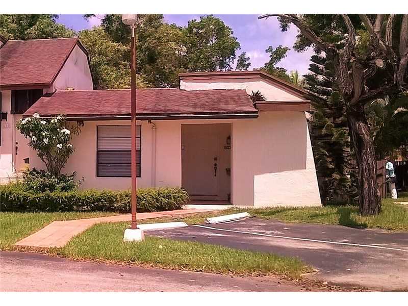 612 Northwest 98th Ct, Miami, FL 33172
