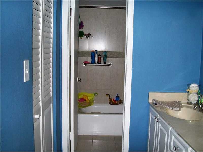612 Northwest 98th Ct, Miami, FL 33172
