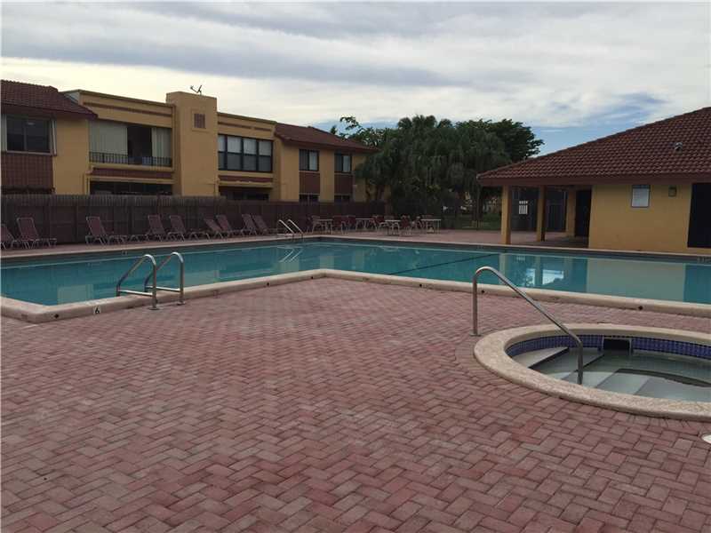 10863 NW 7th St 24-20, Miami, FL 33172