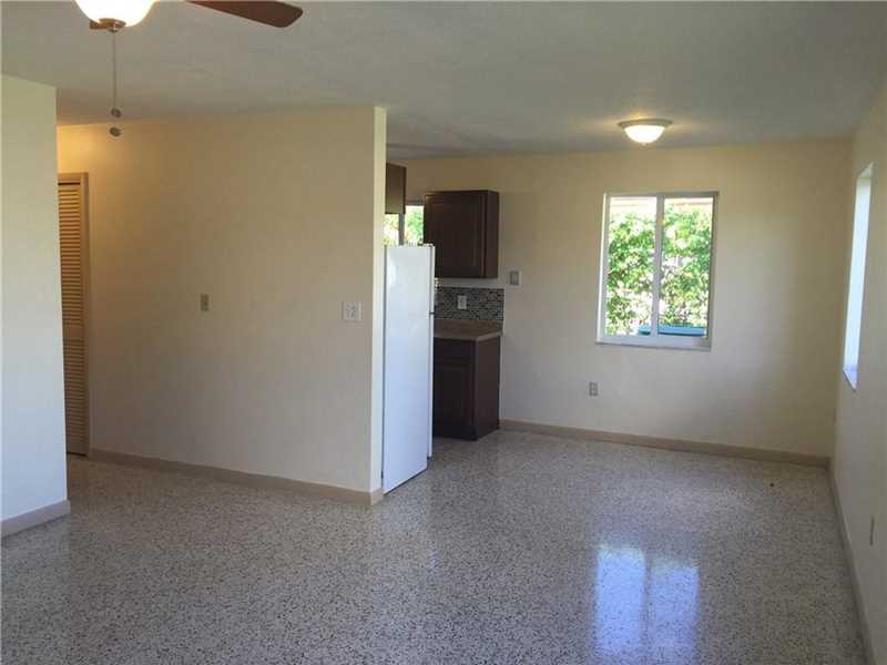11216 Southwest 7th St, Sweetwater, FL 33174