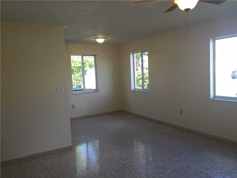 11216 Southwest 7th St, Sweetwater, FL 33174