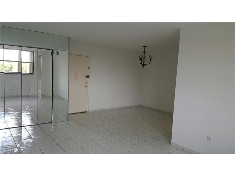 9440 West Flagler St, Miami, FL 33174