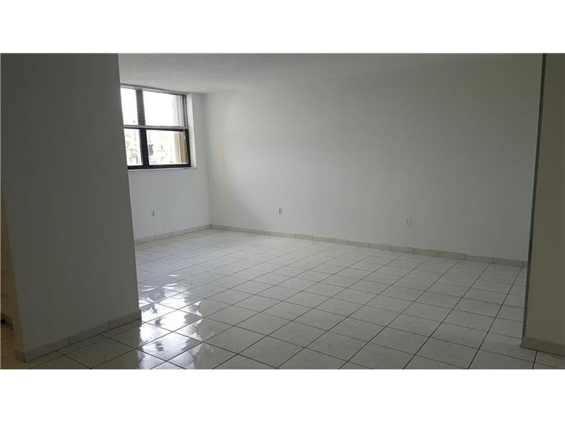 9440 West Flagler St, Miami, FL 33174