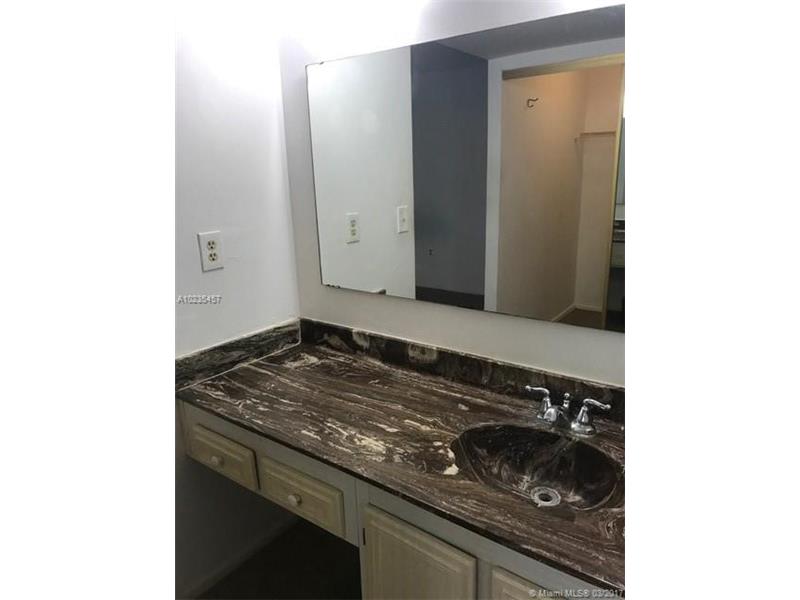 10854 North Kendall Dr, Miami, FL 33176