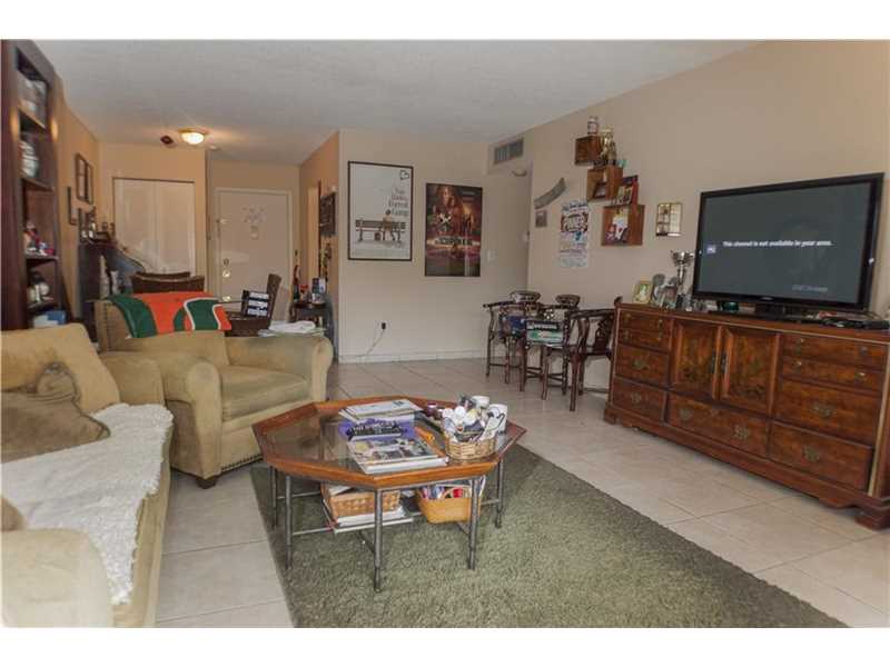 9105137th Ter, Miami, FL 33176