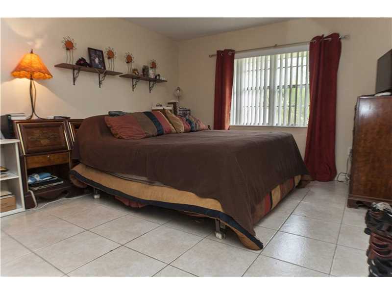 9105137th Ter, Miami, FL 33176