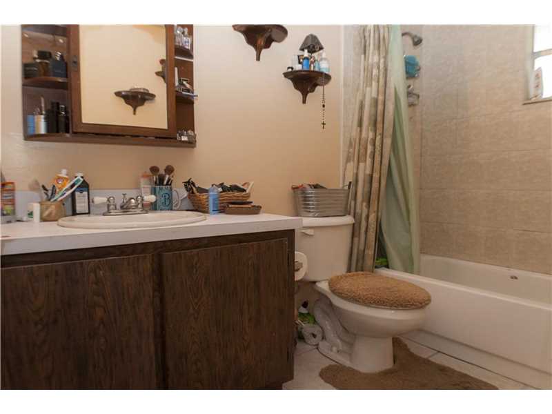 9105137th Ter, Miami, FL 33176