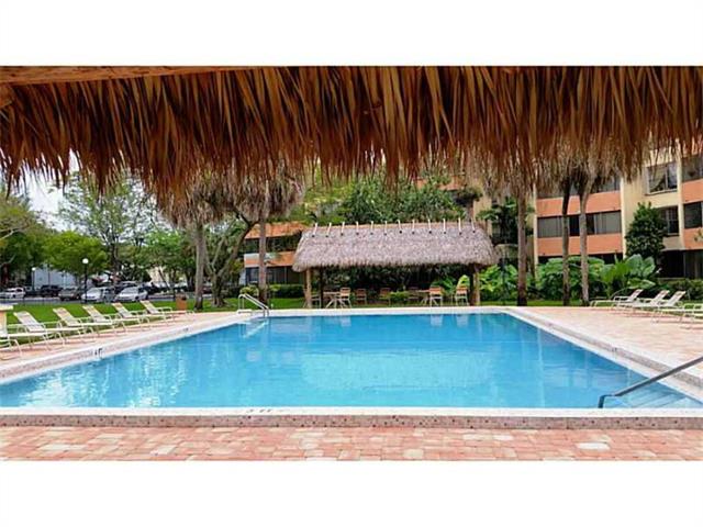 10854 SW Kendall Drive, Miami, FL 33176