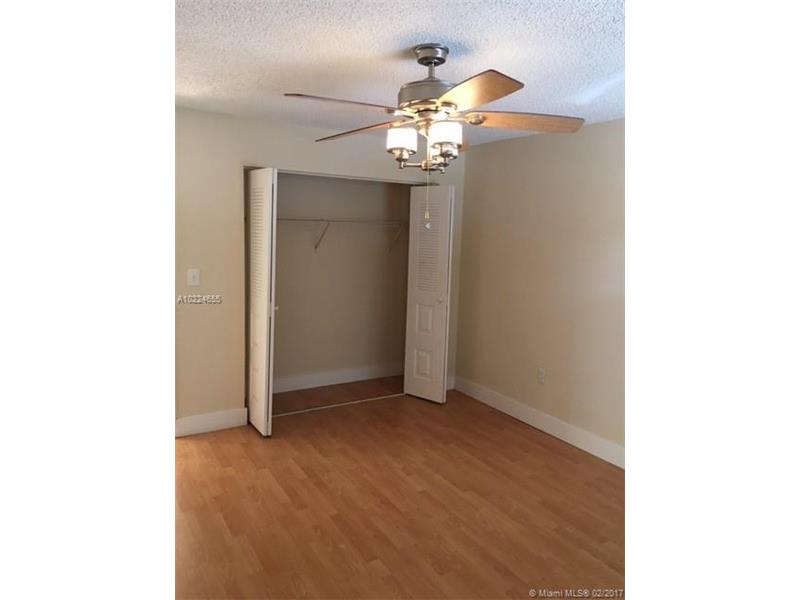 4882 Northwest 97th Pl, Doral, FL 33178