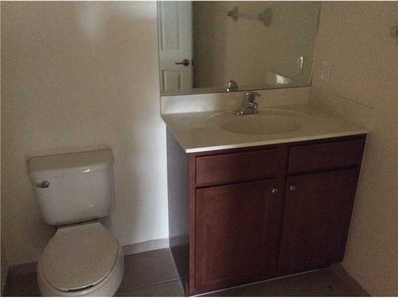 8960 Northwest 97th Ave, Doral, FL 33178