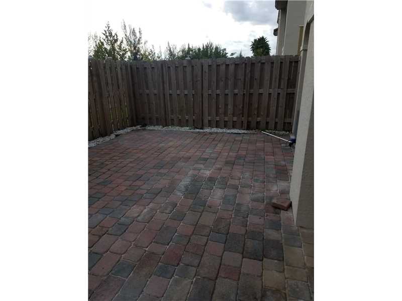 8620 Northwest 97th Ave, Medley, FL 33178