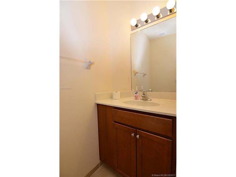 8900 Northwest 97th Ave, Doral, FL 33178