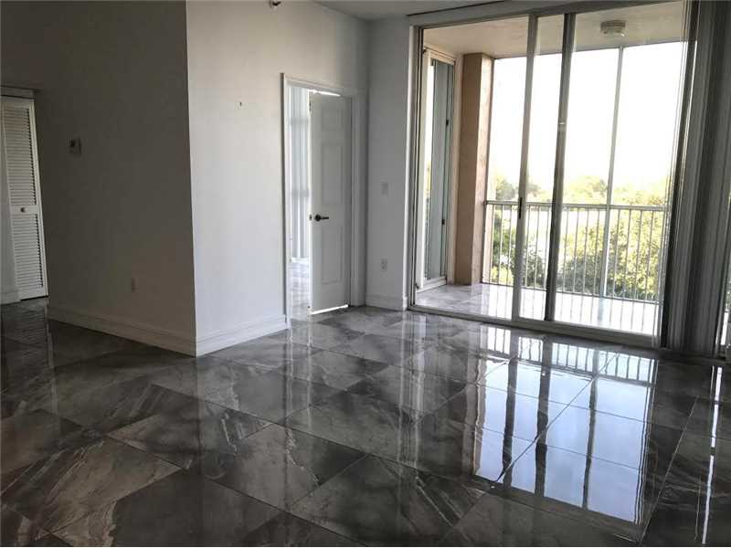 9755 Northwest 52nd St, Doral, FL 33178