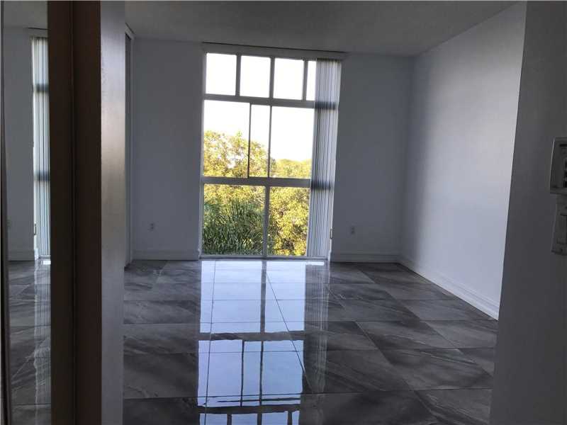 9755 Northwest 52nd St, Doral, FL 33178