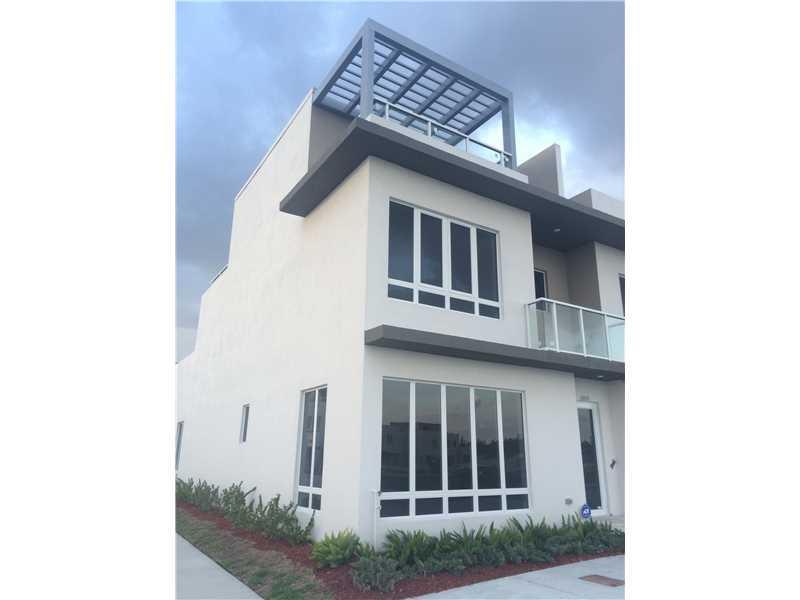 6410 NW 104 PATH -, Doral, FL 33178