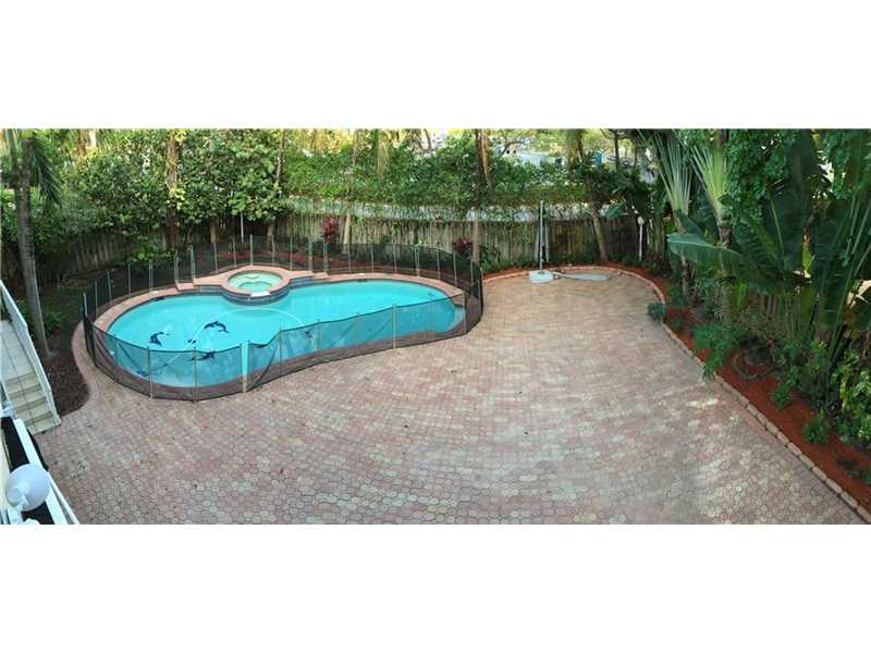 5805 Northwest 108th Pl, Doral, FL 33178