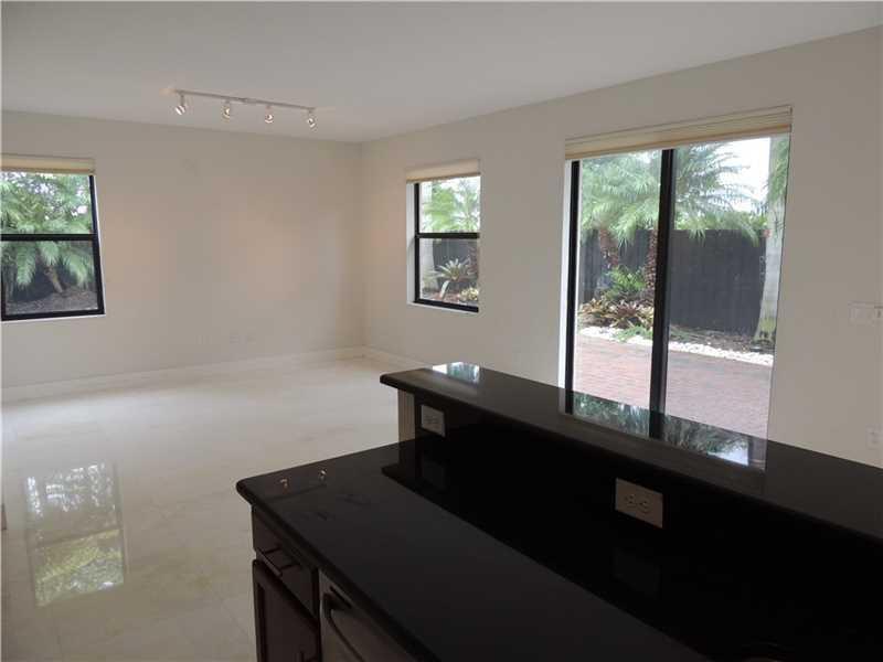 8825 NW 114 Pl, Doral, FL 33178